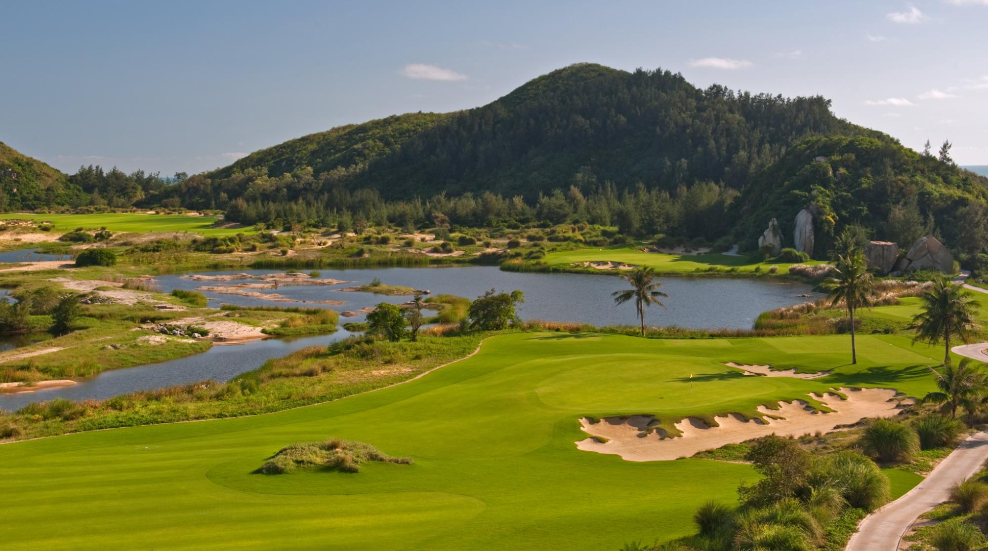 The Dunes at Shenzhou Peninsula has some of the most desirable golf course around China