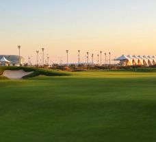 View Yas Links's beautiful golf course situated in marvelous Abu Dhabi.