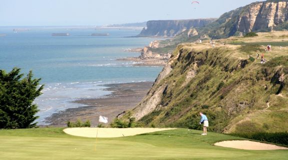 Golf d Omaha Beach carries several of the finest golf course around Normandy
