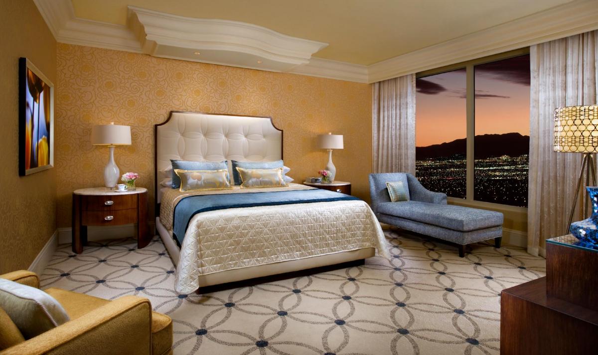 Bellagio Hotel and Casino in Las Vegas - An Elegant Italian-Inspired Casino  Hotel on the Strip – Go Guides